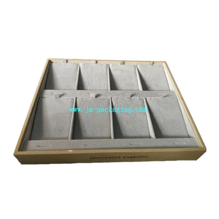 Подвески и серьги деревянный поднос